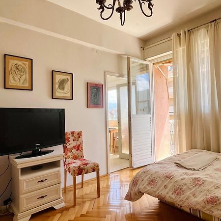 Mint Apartment Тиват Екстериор снимка