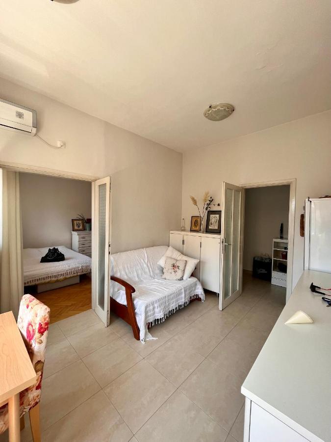 Mint Apartment Тиват Екстериор снимка
