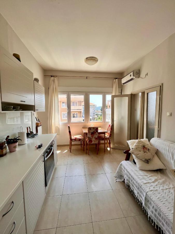 Mint Apartment Тиват Екстериор снимка
