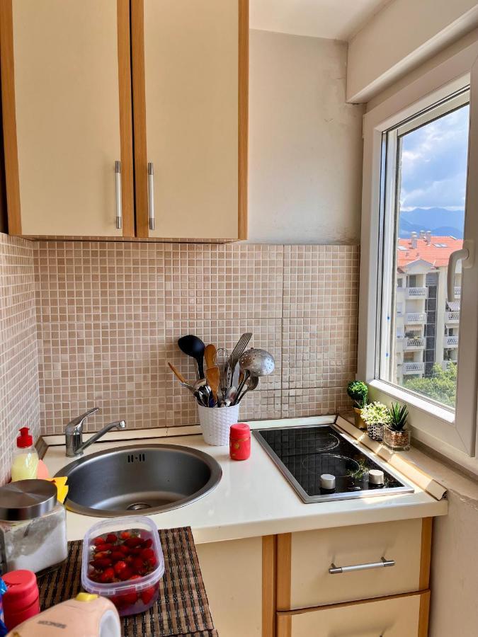 Mint Apartment Тиват Екстериор снимка